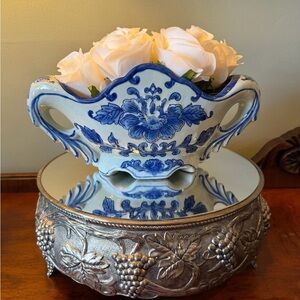 Chinoiserie Blue and white ceramic jardiniere